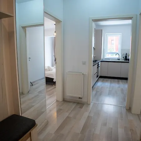 Barrique 32 - Breakfast Delivered & Minibar - Mall Area Apartment