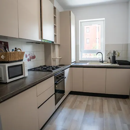 Barrique 32 - Breakfast Delivered & Minibar - Mall Area Apartment *